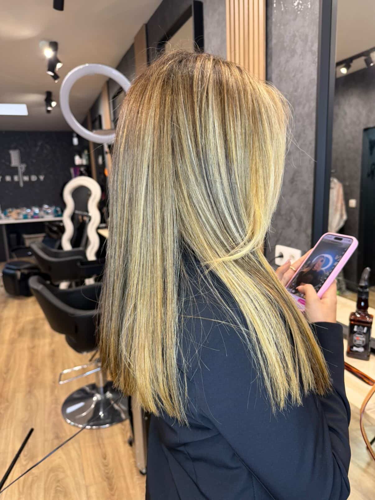 Brushing femme — salon de coiffure Saint-Gilles